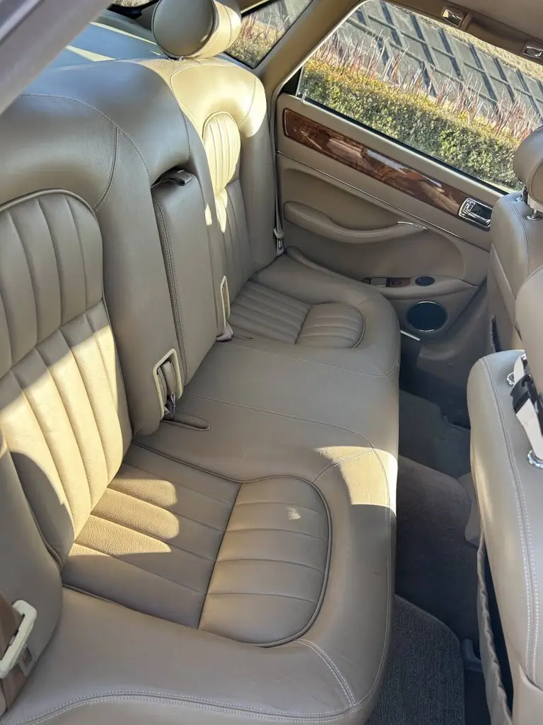 XJ6