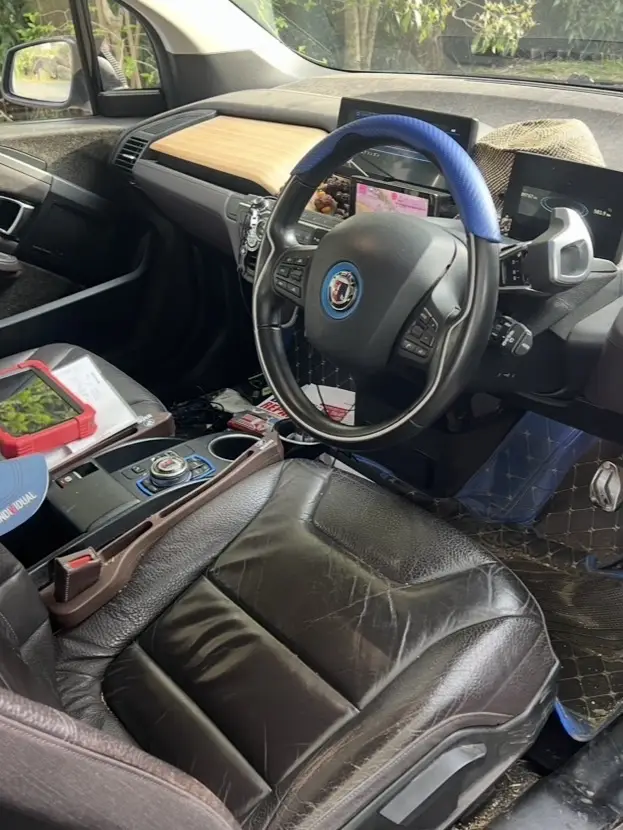 i3