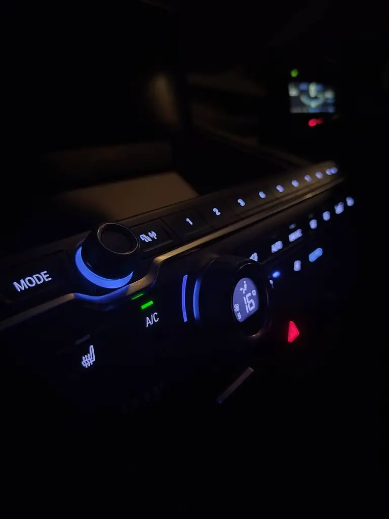i3