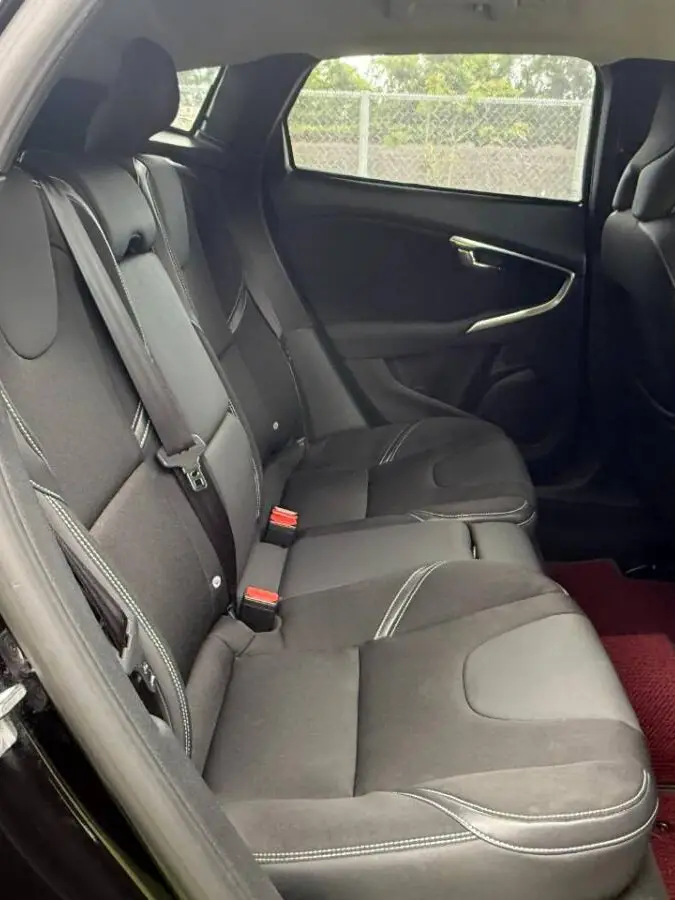V40