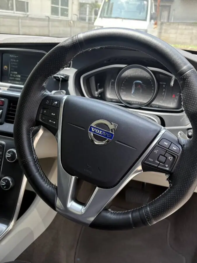 V40