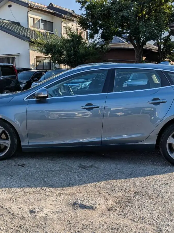 V40