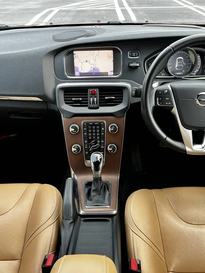 V40