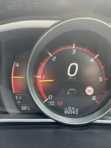 V40