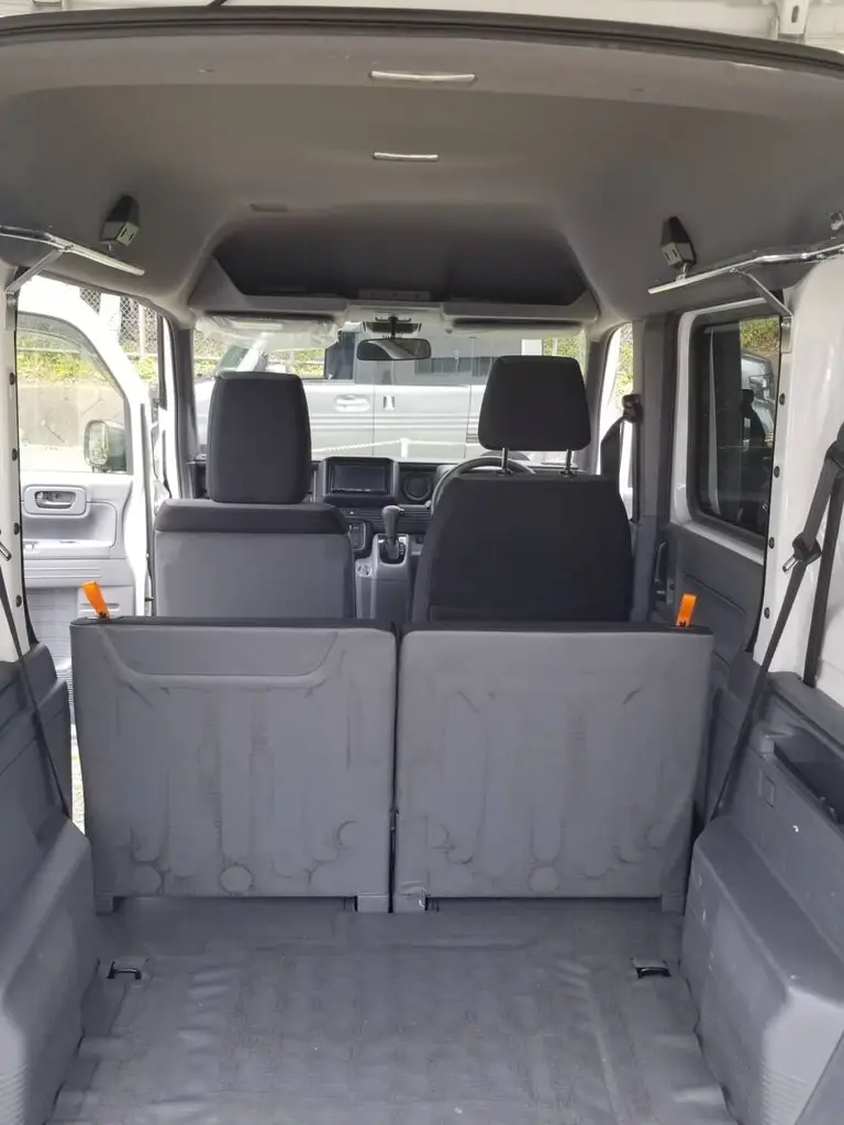 N-VAN