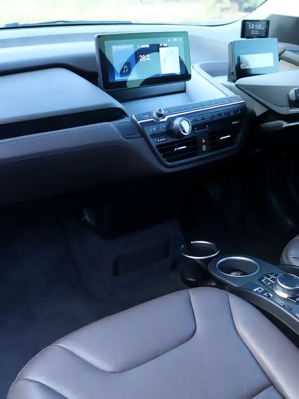 i3