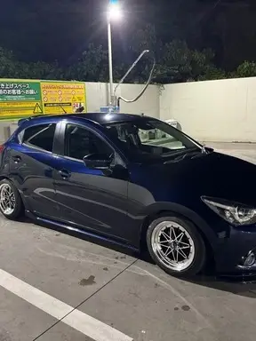 デミオ