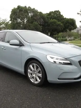 V40