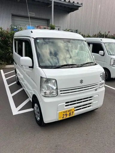 エブリイ