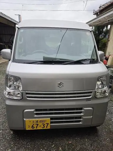 エブリイ