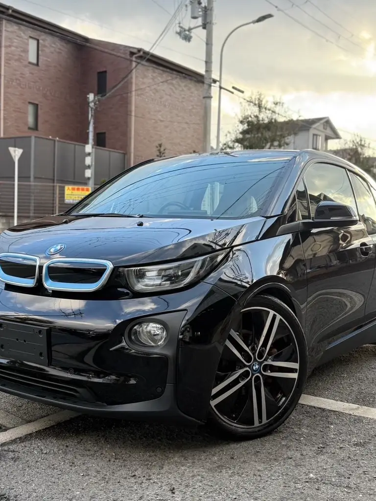 i3