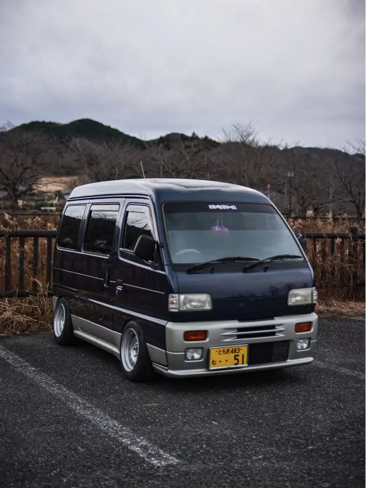 エヴリィ