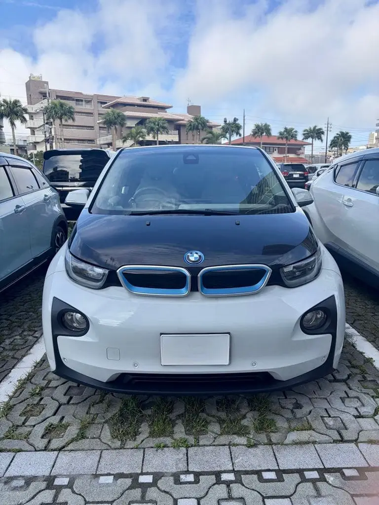 i3